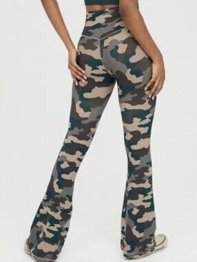 OFFLINE By Aerie Real Me High Waisted Camo Ruched Flare Legging Size Small